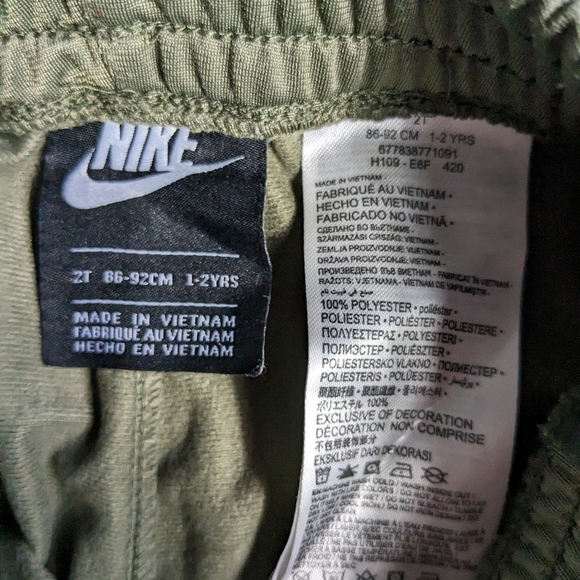 Nike Tracksuit - Picture 2 of 4